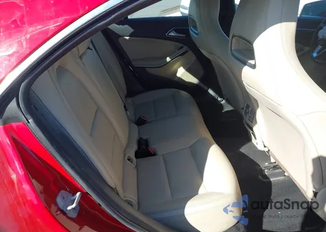 2014 Mercedes-Benz Cla 250 z USA, uszkodzony, nr VIN WDDSJ4EB2EN059820